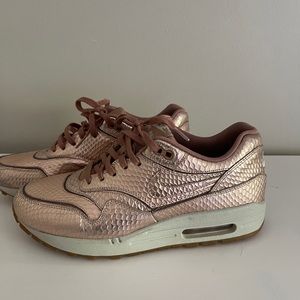 Womens Nike Air Max